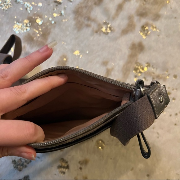 Coach Signature Stripe Swingpack Crossbody Shoulder Handbag Purse - Picture 3 of 8